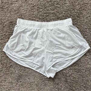 Nike Women’s Tempo Dri-FIT Mid Rise Plus Size Running Shorts (3”) – White • 2X